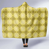 Yellow Hawaiian Quilt Hooded Blanket Hawaii Pineapple Monstera Palaka Motifs - Polynesian Pride