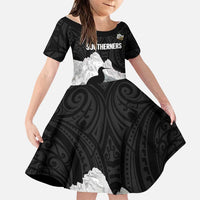New Zealand South Island Football Custom Family Matching Short Sleeve Bodycon Dress and Hawaiian Shirt Aoraki Mount Cook With Kiwi Maori Pattern LT14 Daughter's Dress Black - Polynesian Pride