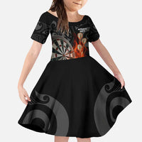 Personalised Aotearoa Darts Family Matching Summer Maxi Dress and Hawaiian Shirt Maori Koru Flaming Dartboard LT14 Daughter's Dress Black - Polynesian Pride