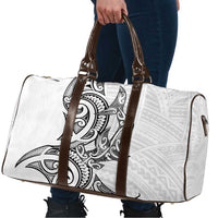 New Zealand Hammerhead Shark Travel Bag Maori Haehae Mangopare White - Polynesian Pride