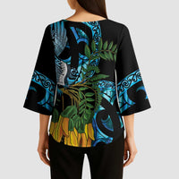 Turquoise New Zealand Kowhai And Piwakawaka Kimono Sleeve Blouse Maori Ngaru Paua Shell - Polynesian Pride