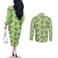 Green Hawaii Kalo Palaka Motifs Couples Matching Off The Shoulder Long Sleeve Dress and Long Sleeve Button Shirt Hawaiian Taro Leaves Elegant Vibes LT14 - Polynesian Pride