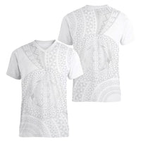 Tonga White Sunday Women V-Neck T-Shirt Fakame Tongan Ngatu Turtle LT14 - Polynesian Pride