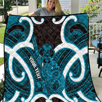 Kikorangi Aotearoa Atua Tumatauenga Personalised Quilt Maori God Of War Tiki With Taiaha LT14 Blue - Polynesian Pride