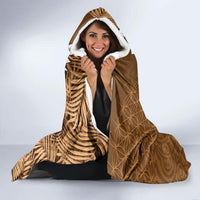 Vanuatu Coconut Crab Hooded Blanket Ni-Van Tropical Leaves With Sand Drawing Art