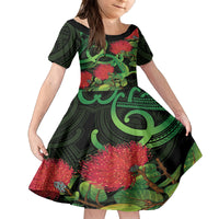 New Zealand Gecko Family Matching Puletasi and Hawaiian Shirt Aotearoa Maori With Pohutukawa Flowers LT14 Daughter's Dress Black - Polynesian Pride