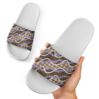 Brown Hawaii Palaka Honohono Pikake Slide Sandals Hawaiian Orchid Lei Polynesian Pattern - Polynesian Pride