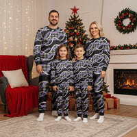 Black Hawaii Palaka Honohono Pikake Christmas Pajama Set Hawaiian Orchid Lei Polynesian Pattern - Polynesian Pride