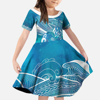 Kuri Dog Waka New Zealand Matariki Family Matching Off Shoulder Short Dress and Hawaiian Shirt Ocean Sharks Maori Tattoo LT14 Daughter's Dress Blue - Polynesian Pride