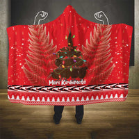 Kiwi New Zealand Christmas Hooded Blanket Meri Kirihimete Silver Fern - Red Color