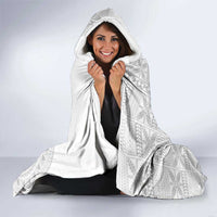 Niue White Sunday Hooded Blanket Half Hiapo Pattern Vibes - Polynesian Pride