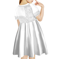 Niue White Sunday Kid Short Sleeve Dress Half Hiapo Pattern Vibes - Polynesian Pride
