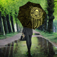 New Zealand Skull Darts Umbrella Aotearoa Maori Chest Tattoo Stylized Gold - Polynesian Pride