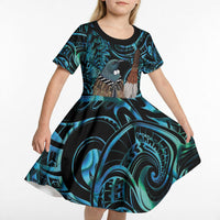 New Zealand Tui Bird Taiaha Kid Short Sleeve Dress Maori Weapon Paua Shell Mix Silver Fern LT14 - Polynesian Pride