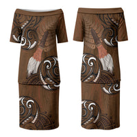 New Zealand Taiaha Family Matching Puletasi and Hawaiian Shirt Maori Weapon Silver Fern Maori Pattern LT22 Mom's Dress Brown - Polynesian Pride
