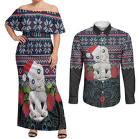 New Zealand Hei Tiki Christmas In July Couples Matching Off Shoulder Maxi Dress and Long Sleeve Button Shirt Pohutukawa Santa Xmas Polynesian Pattern LT22 Black - Polynesian Pride