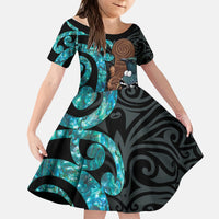 New Zealand Tui Bird Wahaika Kid Short Sleeve Dress Maori Weapon Paua Shell Koru Pattern LT22 KID Black - Polynesian Pride