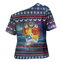 Tonga Christmas Cross Shoulder Shirt with Singing Whale Ocean Scene National Coat of Arms - Polynesian Pride