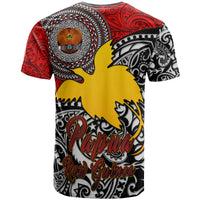 Papua New Guinea T shirt Custom Emblem Of Papua New Guinea With Polynesian Patterns T shirt - Polynesian Pride