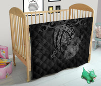 Hawaii Hibiscus Premium Quilt - Harold Turtle - Gray - Polynesian Pride