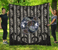 Hawaii Premium Quilt - Turtle Hibiscus Pattern Black - Polynesian Pride