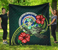 Northern Mariana Islands Polynesian Premium Quilt - Green Turtle Hibiscus Green - Polynesian Pride