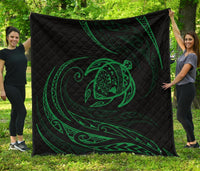 Hawaii Turtle Premium Quilt - Green - Frida Style Black - Polynesian Pride