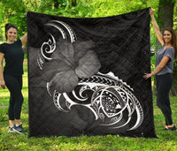 Hawaii Map Turtle Hibiscus Divise White Polynesian Premium Quilt White - Polynesian Pride