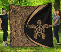 Hawaiian Hibiscus Turtle Polynesian Black Premium Quilt - Circle Style White - Polynesian Pride