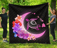 Hawaii Map Moon Star Turtle Plumeria Hibiscus Premium Quilt Black - Polynesian Pride
