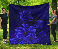 Hawaiian Map Turtle Hibiscus Vintage Polynesian Premium Quilt Blue Blue - Polynesian Pride