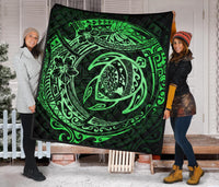 Hawaiian Turtle Polynesian Green Premium Quilt - Polynesian Pride