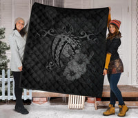 Hawaii Hibiscus Premium Quilt - Harold Turtle - Gray - Polynesian Pride