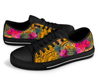 Hawaii Low Top Shoes - Kanaka Maoli With Hibiscus On Polynesian Patterns (YELLOW) - Polynesian Pride