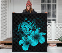Hawaii Hibiscus Premium Quilt - Turtle Map - Turquoise - Polynesian Pride