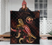 Hawaii Polynesian Premium Quilt - Turtle With Blooming Hibiscus Gold - Polynesian Pride