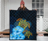 Hawaii Premium Quilt - Turtle Hibiscus Pattern Hawaiian Premium Quilt - Blue - Polynesian Pride