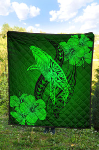 Hawaii Whale Swim Poly Green Premium Quilt - Polynesian Pride