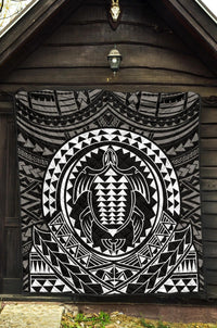 Hawaiian Kakau Honu Arc White Polynesian Premium Quilt - Polynesian Pride