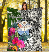 Marshall Islands Premium Blanket White - Turtle Plumeria Banana Leaf Crest - Polynesian Pride
