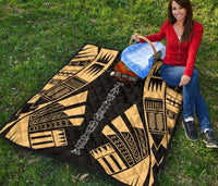 Papua New Guinea Premium Quilt - Papua New Guinea Coat Of Arsms Polynesian Gold Tattoo - Polynesian Pride