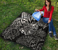 Guam Polynesian Premium Quilt - White Turtle Flowing - Polynesian Pride