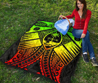Guam Polynesian Premium Quilt - Guam Reggae Seal with Polynesian Tattoo - Polynesian Pride