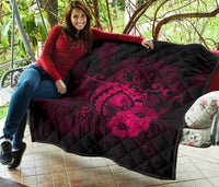 Hawaii Hibiscus Premium Quilt - Harold Turtle - Calico Red - Polynesian Pride