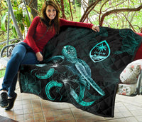 Guam Polynesian Premium Quilt - Turtle With Blooming Hibiscus Turquoise - Polynesian Pride