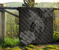 Hawaii Whale Swim Poly Gray Premium Quilt - Polynesian Pride