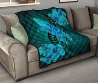 Hawaii Whale Swim Poly Turquoise Premium Quilt - Polynesian Pride