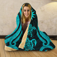 Nauru Hooded Blanket - Turquoise Tentacle Turtle - Polynesian Pride