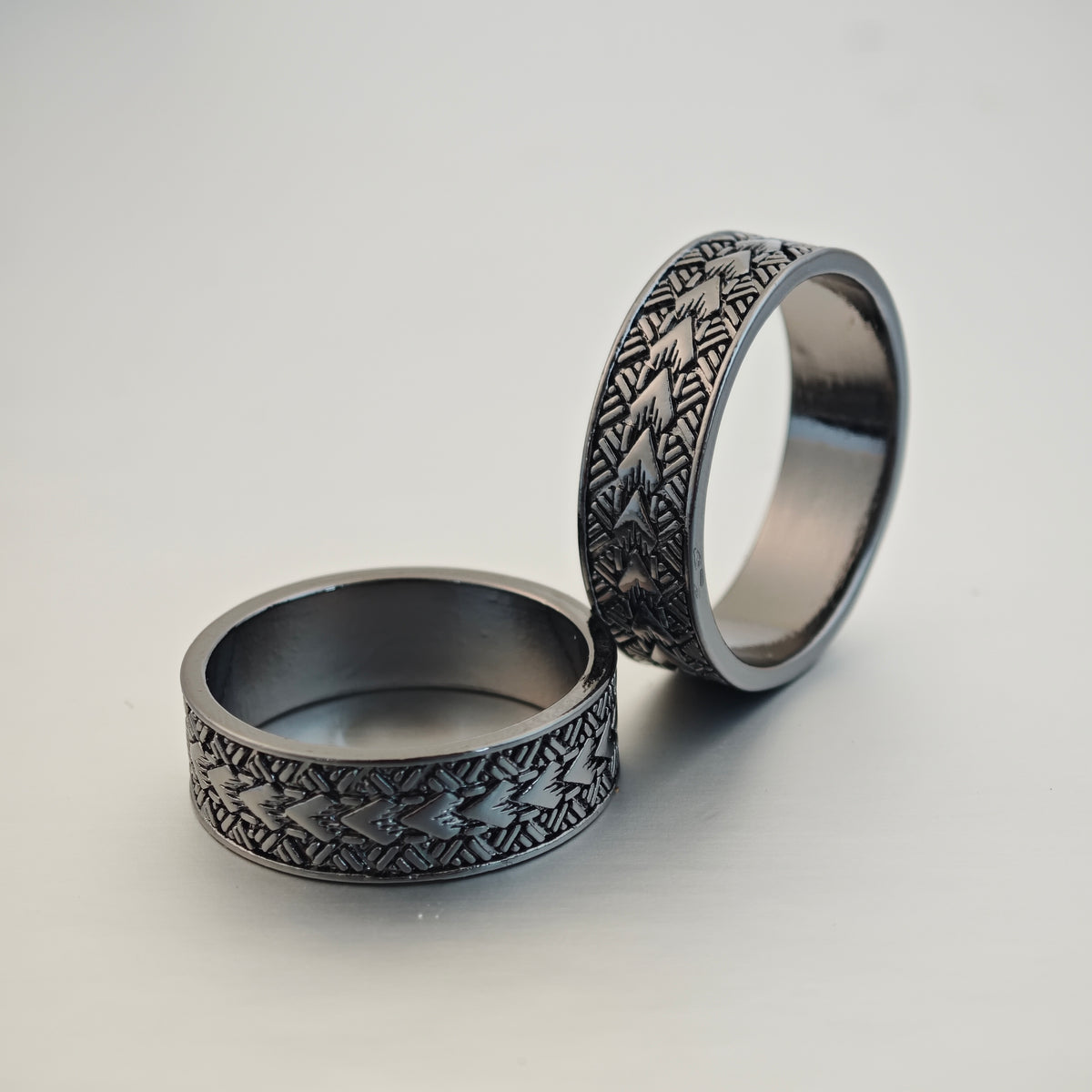 Polynesian Wedding Band, Samoan Arrow Pattern Ring, Custom Engraved Tribal Ring, Men's Island Style Ring, Cultural Jewelry Gift - Polynesian Pride