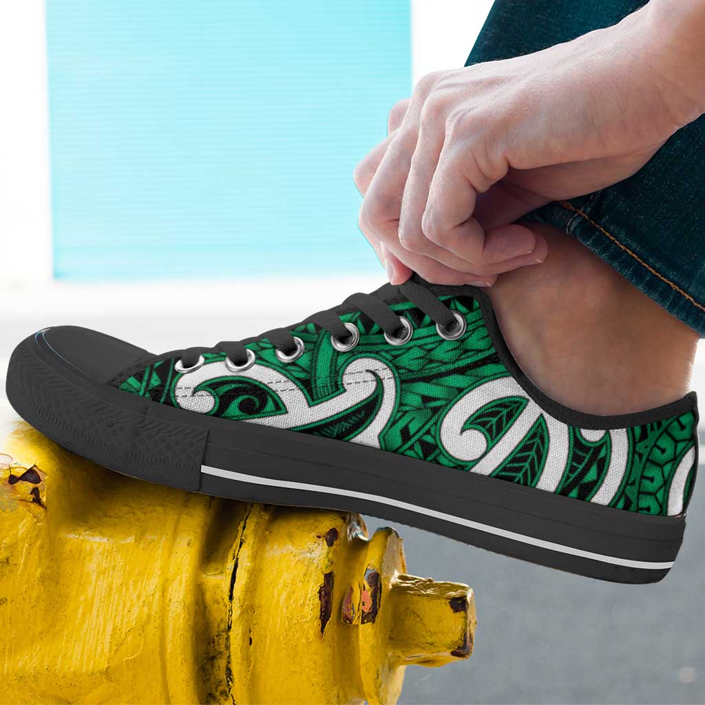Aotearoa Maori Kowhaiwhai Low Top Shoes Kakariki Puhoro and Patiki